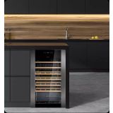 HLADILNA VITRINA TESLA RW091M