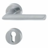 INOX KLJUKA ZA VRATA HOPPE STOCKHOLM Z ROZETO CIL. F69