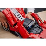 KOCKE LEGO TECHNIC FERRARI DAYTONA SP3 42143