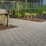 BETONSKI TLAKOVEC SEMMELROCK LA LINA 10/20/8 CM SVETLO GRANITNA