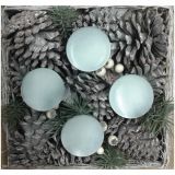 NAMIZNA DEKORACIJA GLOSSTYLE ZA 4 SVEČE FI 30 CM SREBRNE/BELE BARVE