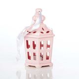 OKRASEK ZA JELKO GLOSSTYLE HIŠICA 11 CM ROZA BARVE Z LED LUČKO