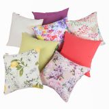 OKRASNI VZGLAVNIK URH LOLA 40X40-BREZ ZADRGE LONETA SORT