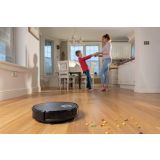 ROBOTSKI SESALNIK HISENSE RVCG144AB