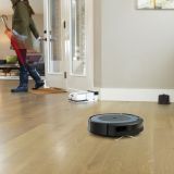 ROBOTSKI SESALNIK IROBOT ROOMBA I3154