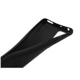 SILIKONSKI OVITEK ZA IPHONE 16 - MAT ČRN