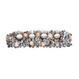 NAMIZNA DEKORACIJA GLOSSTYLE SREBRNA ADVENTNA DEKORACI JA S 4 KOZARČKI 44X13X8CM