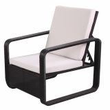 STOL IZ UMETNEGA RATANA BIVA VANCOUVER Z BELO BLAZINO