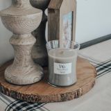 SVEČA V KOZARCU WOODWICK CLASSIC MEDIUM FIRESIDE