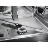 VGRADNI POMIVALNI STROJ ELECTROLUX E72LB210S