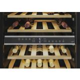 VINSKA VITRINA HOOVER HWC 154 DELW, 36ST., 84,5CM