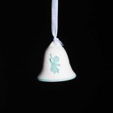 OKRASEK ZA JELKO GLOSSTYLE ZVONEC KERAMIČNI 5 CM BEŽ Z ZELENIM DEKORJEM