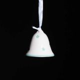 OKRASEK ZA JELKO GLOSSTYLE ZVONEC KERAMIČNI 5 CM BEŽ Z ZELENIM DEKORJEM