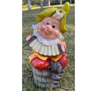 FIGURA, OKRASNA PALČEK S HARMONIKO VIŠ.30 CM