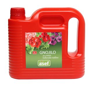 TEKOČE MINERALNO ZA BALKONSKE RASTLINE 2000ML