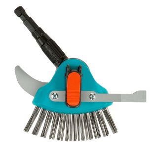 PRAKTIČNA REŠITEV 3-V-1, ZA OKOLJU PRIJAZNO ODSTRANJEVANJE PLEVELA IN MAHU