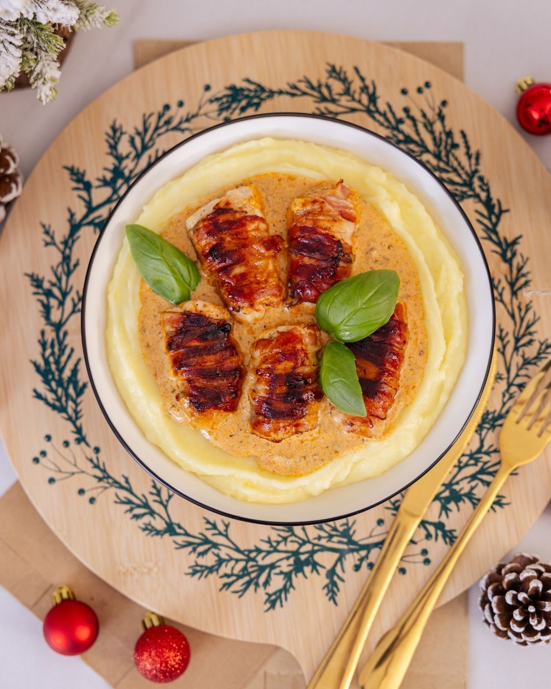  Ajdovi Žganci z Ocvirki in Mlekom