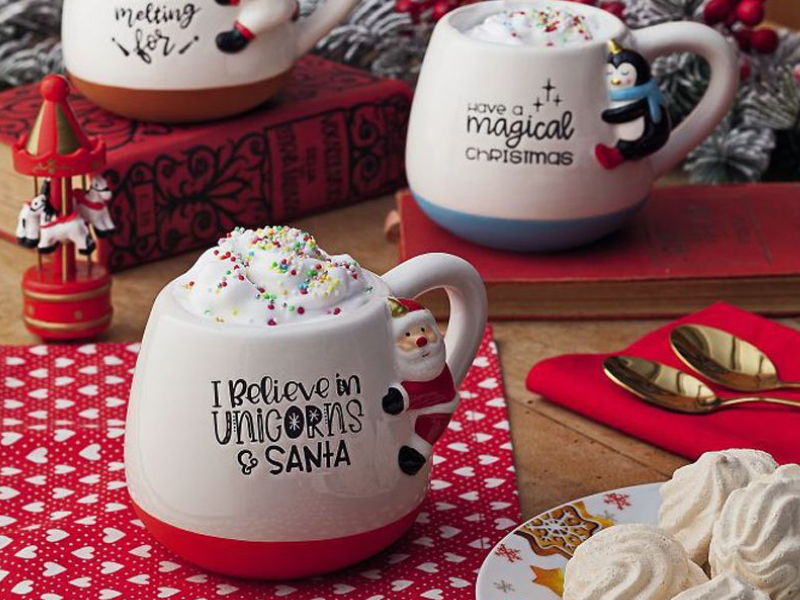 Osredotočite se na barve, ki odražajo zimo in praznično sezono. Osredotočite se na barve, ki odražajo zimo in praznično sezono.