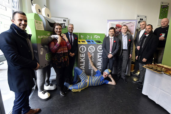 Stari aparati za otroški nasmeh