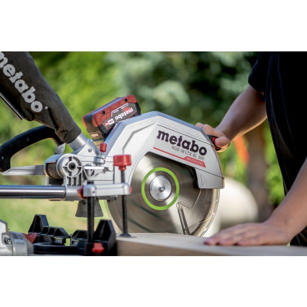 AKUMUL. ZAJERALNA ŽAGA METABO KGS 18 LTX BL 305