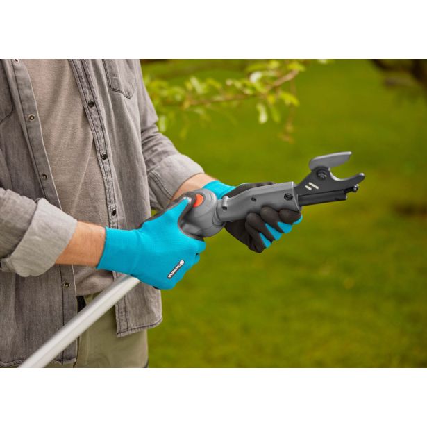 AKUMULATORSKE ŠKARJE GARDENA TELESKOPSKE HIGHCUT 360 18V ZA VEJE P4A SET