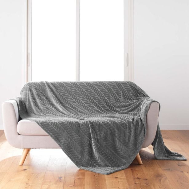 DEKORATIVNA ODEJA DOUCEUR D'INTÉRIEUR FLANELA 180X220 Z VZROCEM ARYA SIVA