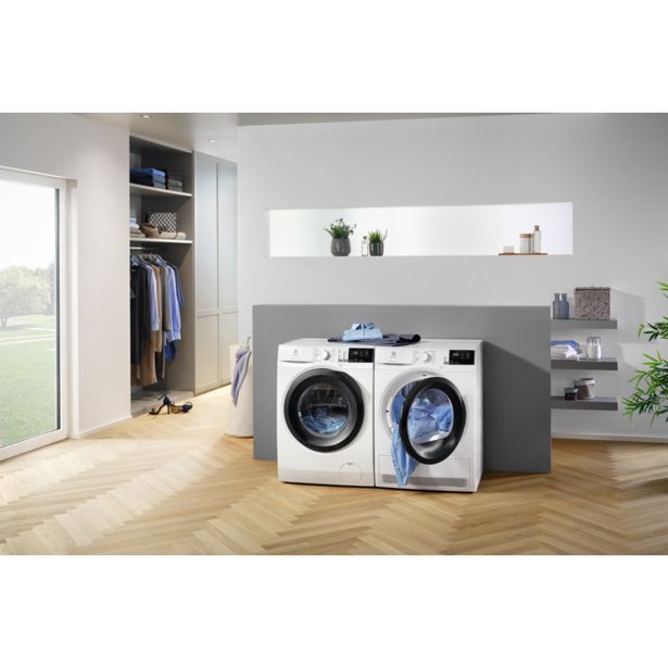 PRALNI STROJ ELECTROLUX EW6F448BU