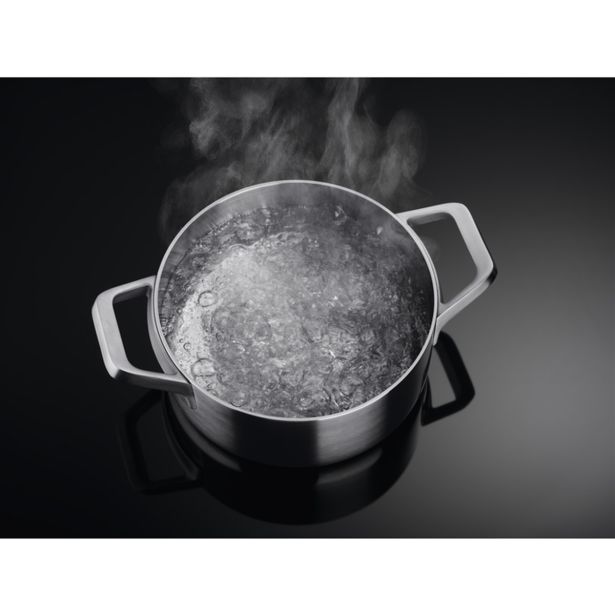 INDUKCIJSKA KUHALNA PLOŠČA AEG IKB64301XB