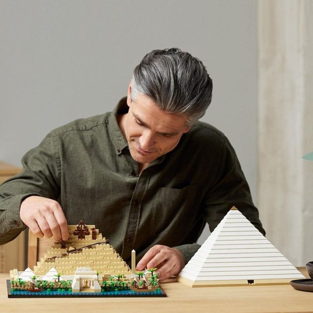 KOCKE LEGO ARCHITECTURE VELIKA PIRAMIDA V GIZI 21058