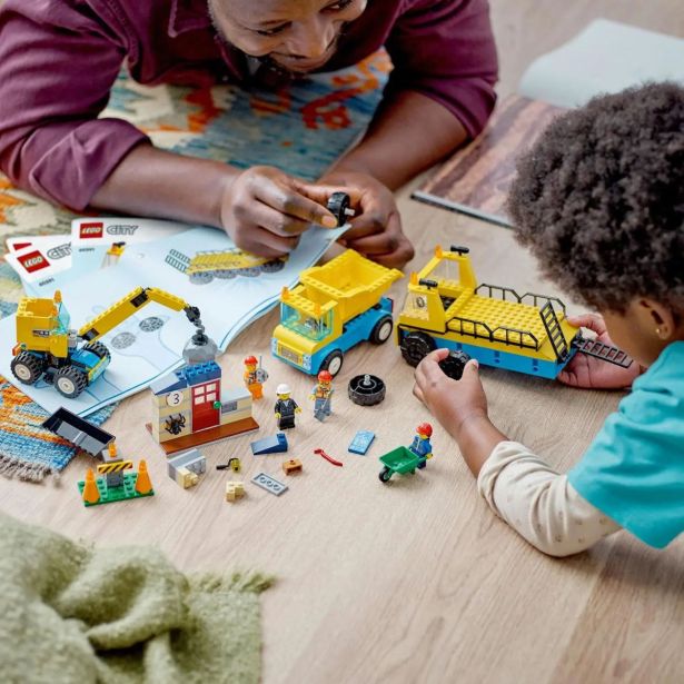 KOCKE LEGO CITY GRADBENI TOVORNJAKI ŽERJAV Z RUŠ KROGLO 60391