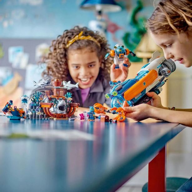 KOCKE LEGO CITY RAZISK. PODMORNICA 60379