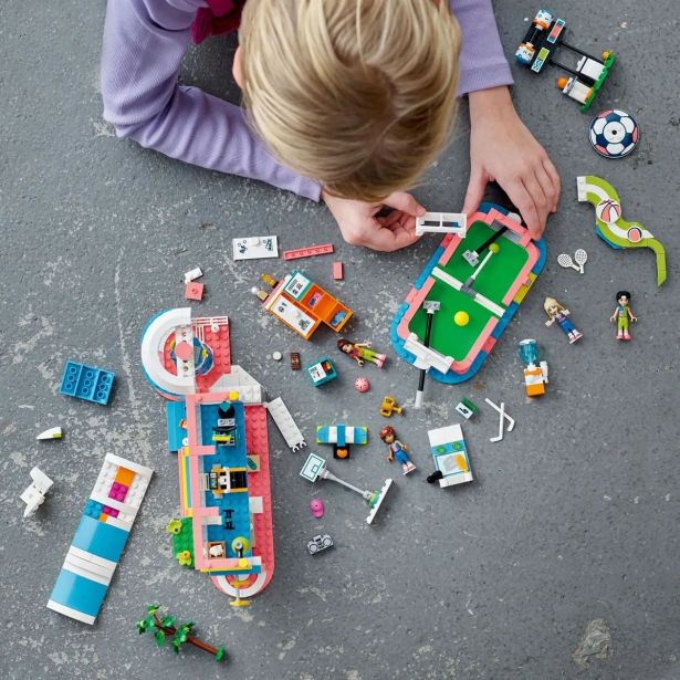 KOCKE LEGO FRIENDS ŠPORTNO SREDIŠČE 41744