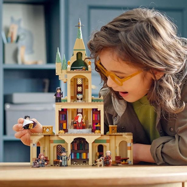 KOCKE LEGO HARRY POTTER BRADAVIČARKA DUMBLEDOR. PISARNA