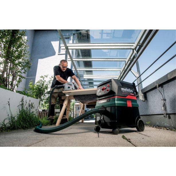 AKU. POTOPNA KROŽNA ŽAGA METABO KT 18 LTX 66 BL + FS 160 2X18V 8AH