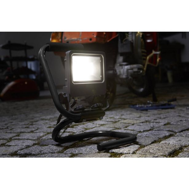 LED ZUNANJI REFLEKTOR LEDVANCE LED WORKLIGHT 20W NW S STOJALOM