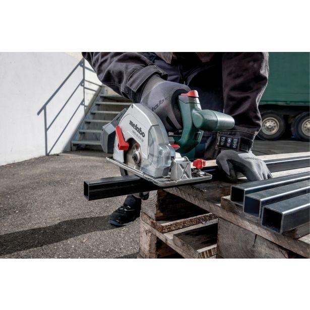 AKUMULATOR. KROŽNA ŽAGA METABO MKS 18 LTX 58 FS SET