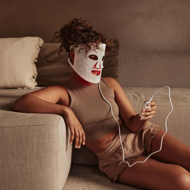 OBRAZNE MASKE IN SAVNE SILK'N LED MASKA ZA OBRAZ