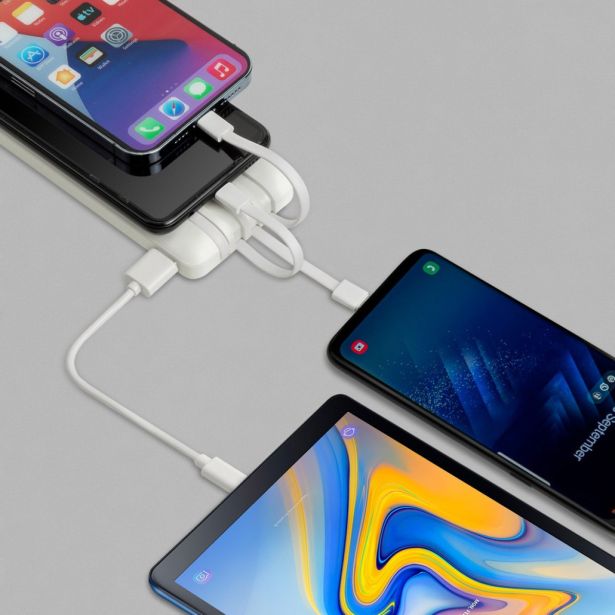 POLNILNIK ZA GSM RIVACASE PRENOSNA BATERIJA