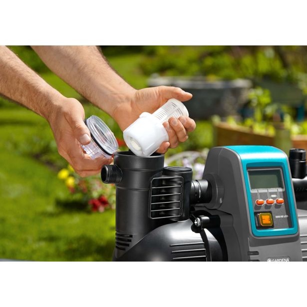 PRETOČNA ČRPALKA GARDENA CLASSIC 5000/5 E LCD HIŠNI VODNI AVTOMAT