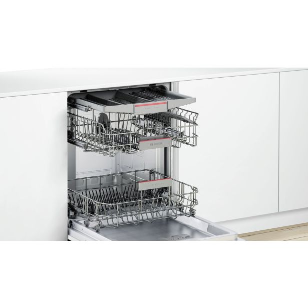 VGRADNI POMIVALNI STROJ BOSCH SMV46KX04E