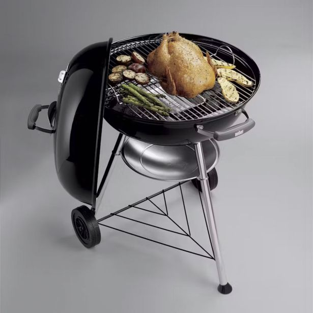 ŽAR NA OGLJE WEBER COMPACT KETTLE 57 CM ČRN