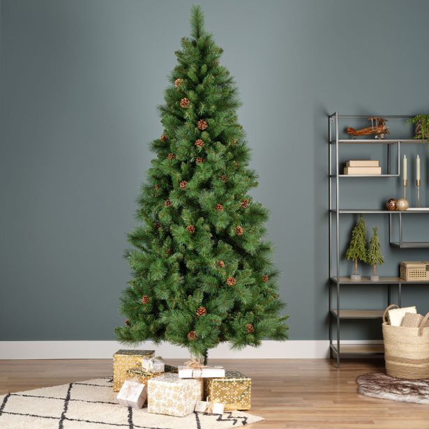 ZELENA NOVOLETNA JELKA NORWICH PINE IZ UMETNE MASE, VIŠINE 180 CM