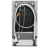 POMIVALNI STROJ ELECTROLUX ESS42220SW