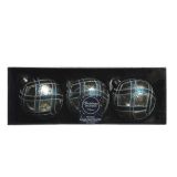 STEKLENA BUNKA DECORIS MODRA/SREBRNA KARO 3/1 FI 8 CM