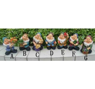 FIGURA, OKRASNA SEDEM PALČKOV Z VRTNINAMI